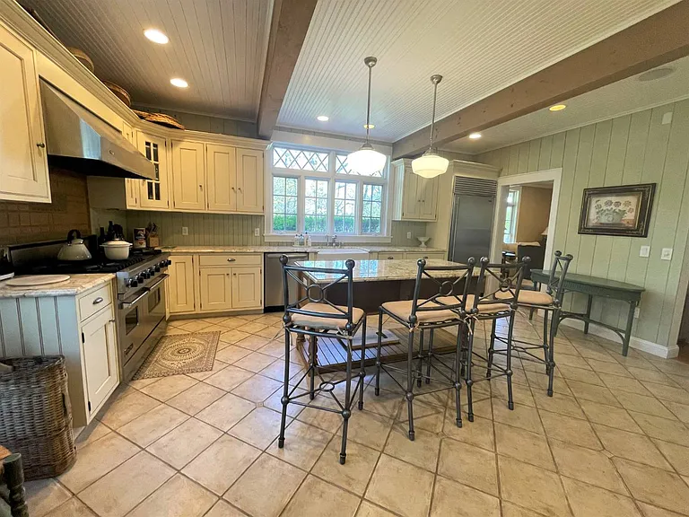 111 Cove Hollow Rd — Photo 12