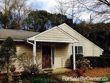 Home front
						:
						All external maintenance is responsibility of HOA
