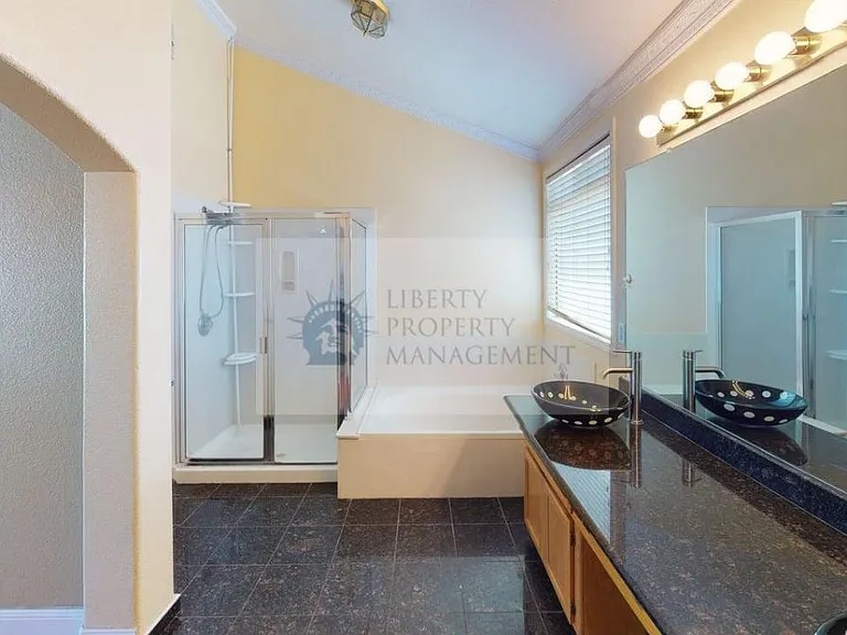 186 Ravenstone Way — Photo 10