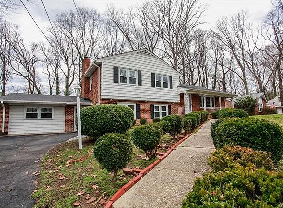 3rd image of 1823 Greenvale Ct