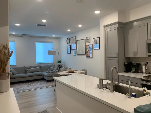 363 Pear Tree Ter Unit D, Napa, CA 94558