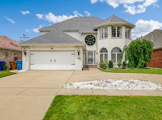 4912 W 107th St, Oak Lawn, IL 60453