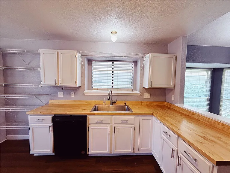 12314 Thompkins Dr — Photo 6