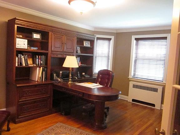 Beautifully renovated 3 bedroom co-op