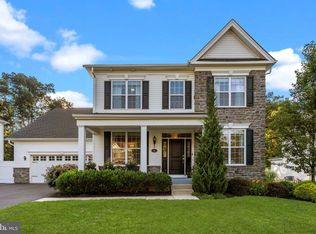 21 Greenway Dr, Doylestown, PA 18901