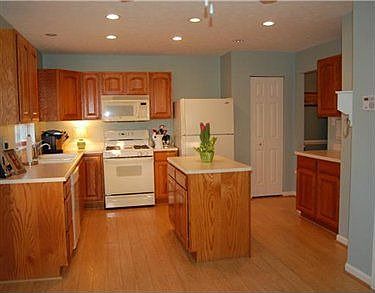 3rd image of 500 Jenny Dr
