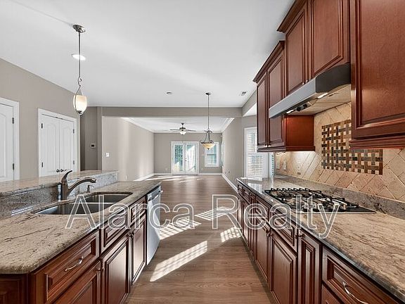 3rd image of 8723 Whistlers Chase Dr