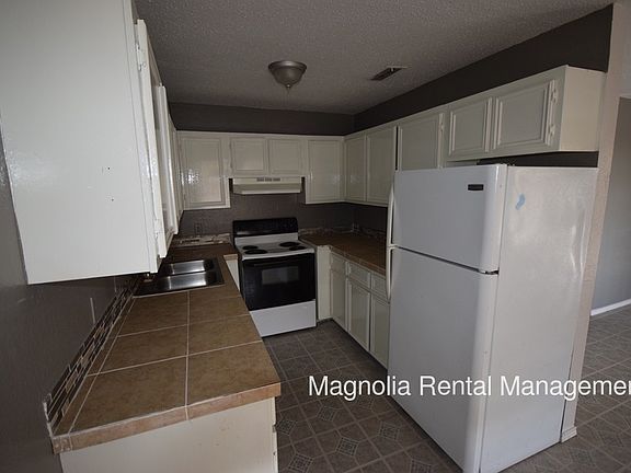 5th image of 402 Gastel Cir APT 05