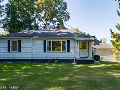 574 Young Rd, White Lake, MI, 48383