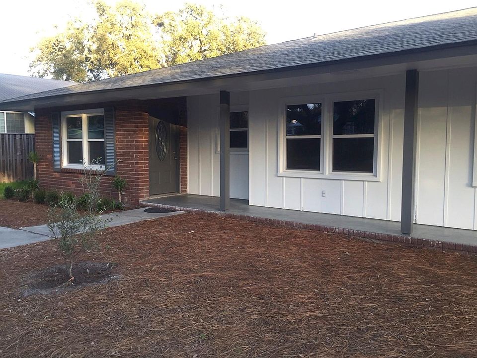Front of duplex