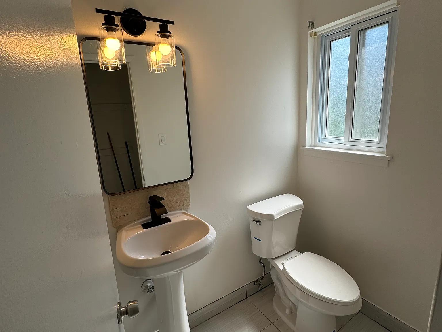 4 bed, 1758 sqft, $2,500 — Photo 2