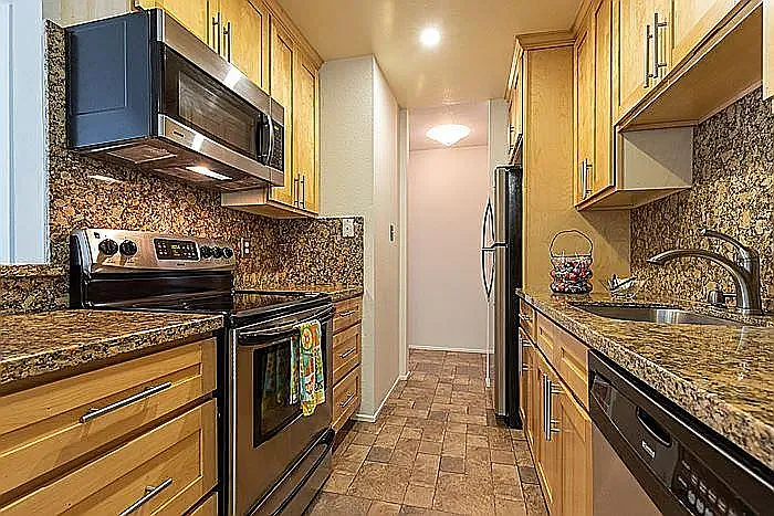 5252 Shelter Creek Ln — Photo 9