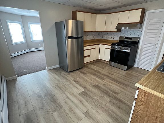 2nd image of 13 Dickinson Ave Floor 2