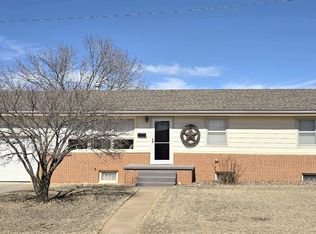 2001 Eisenhower Rd, Hays, KS 67601