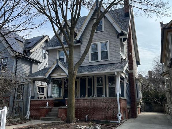 2834 North Hackett AVENUE, Milwaukee, WI 53211