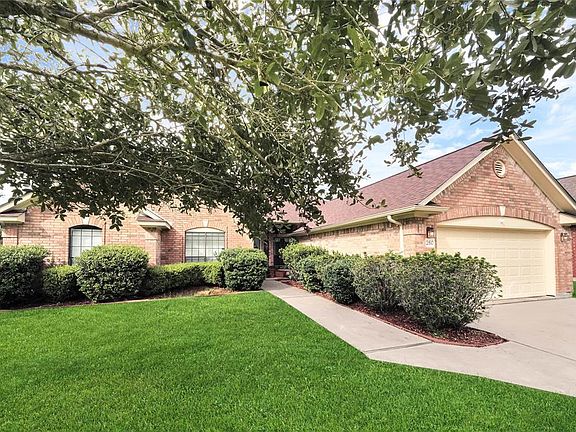 2nd image of 260 Plum Cir