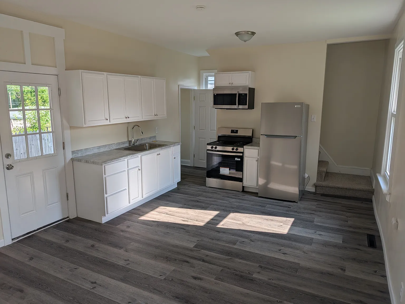 2 bed, 1.5 bath, 1100 sqft, $1,500 — Photo 1