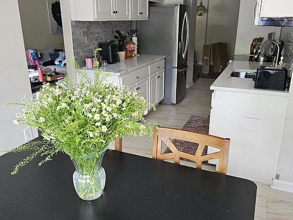 4th image of 458 Girard St #390