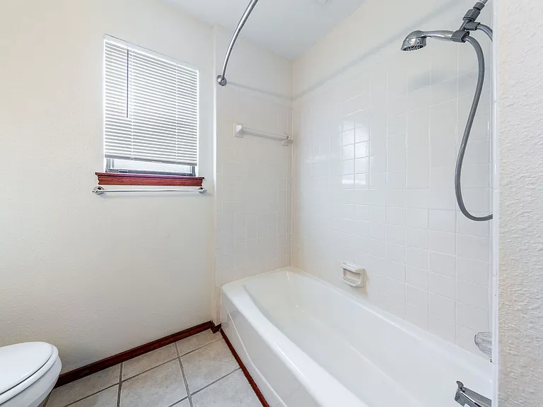 57 Woodcreek Dr — Photo 21
