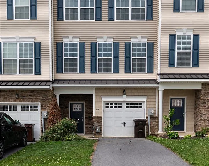 1374 Black Forest Dr — Photo 2