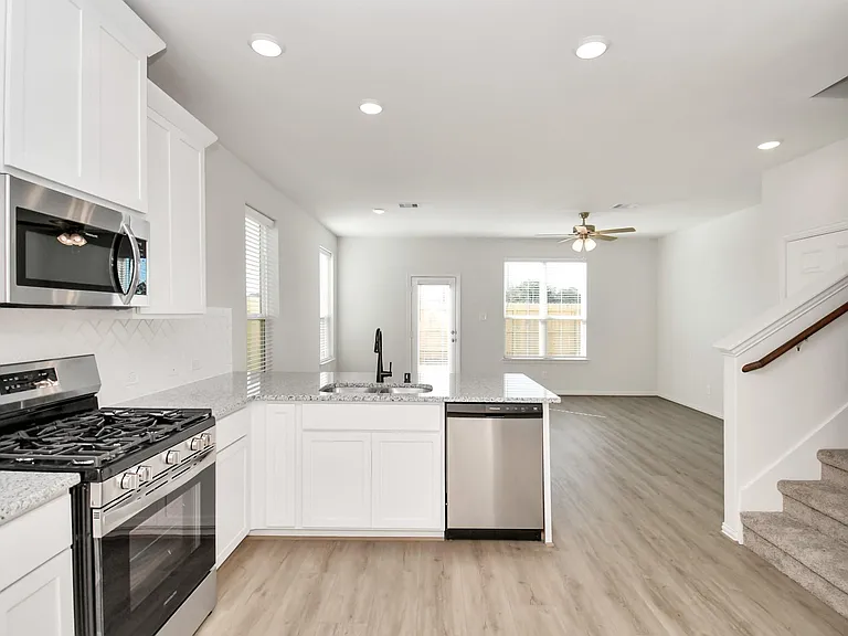 1534 Revolution Way — Photo 22