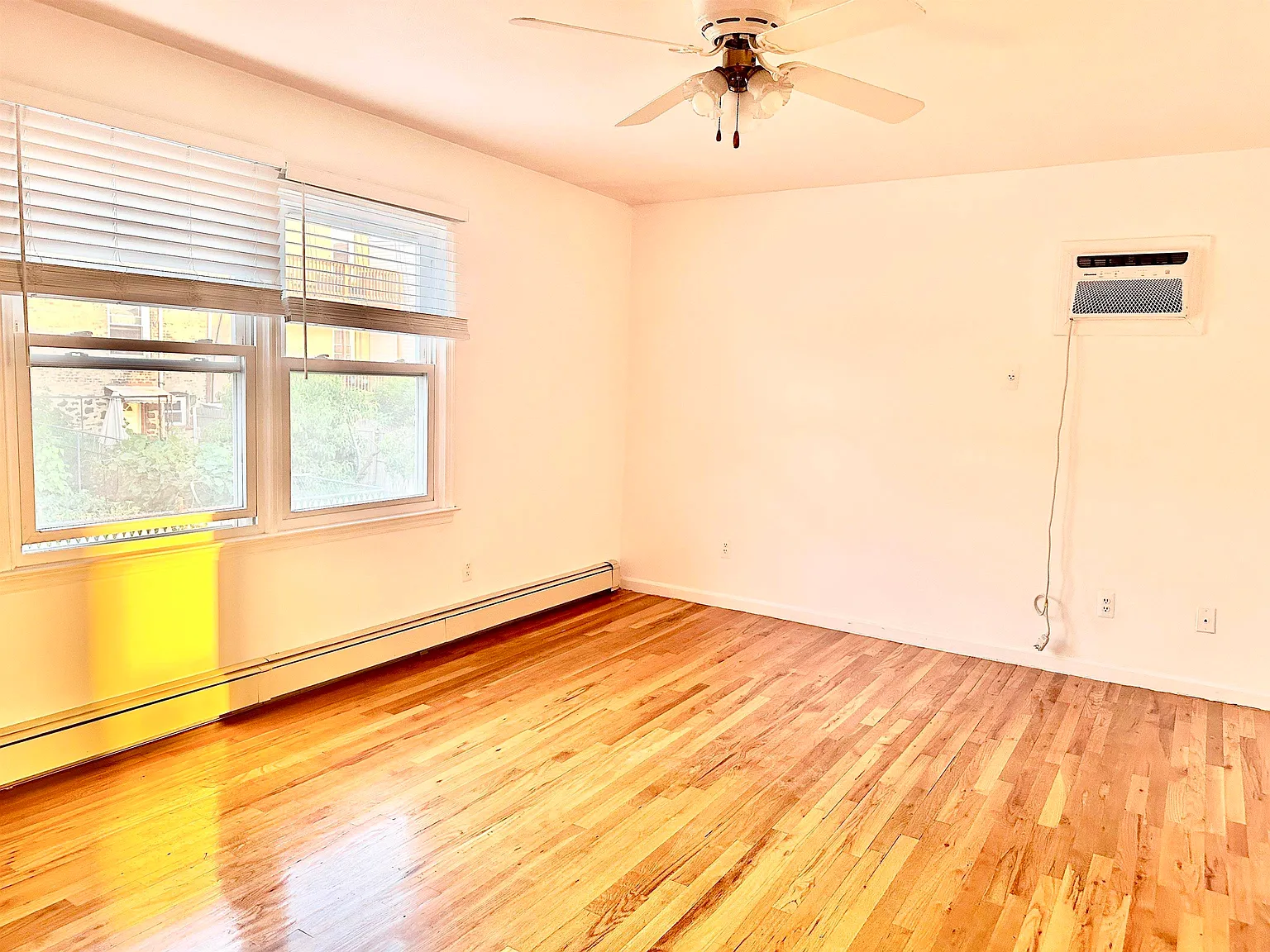 3 bed, 2.0 bath, $3,100 — Photo 2