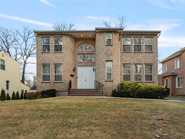 94 Hicks Lane, Great Neck, NY 11024