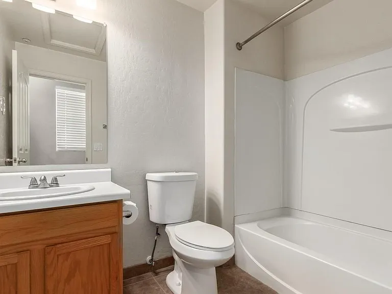 900 W Aspen Way — Photo 7