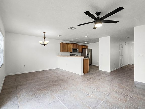 3rd image of 3029 Ashford Park Pl