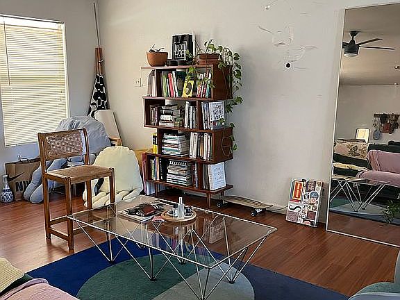 3rd image of 533 Senisa Dr