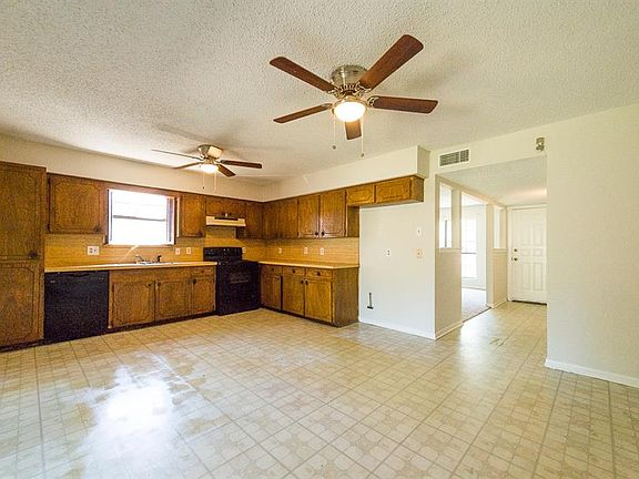 5th image of 226 Prairie Vista Dr