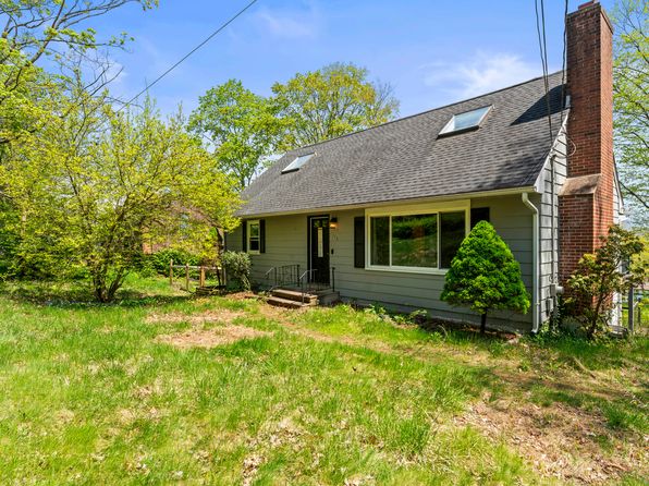 126 Carey Ave, Meriden, CT 06451