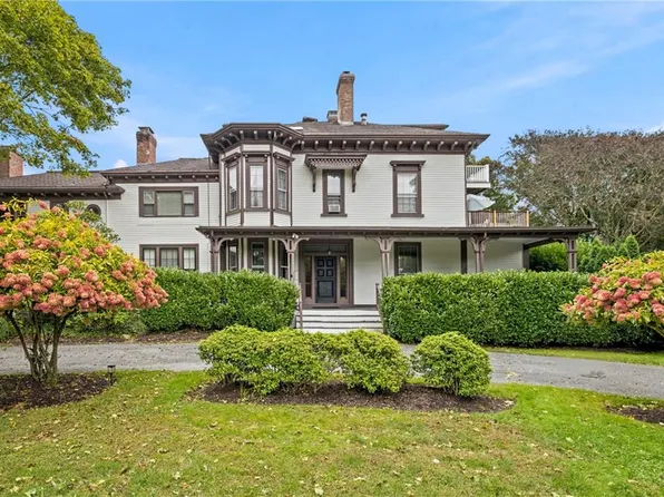 46 Chastellux Ave #M7, Newport, RI 02840