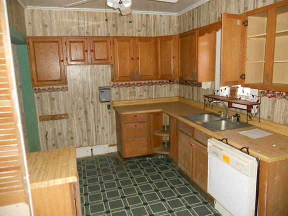 5th image of 403 S Lake Arthur Ave