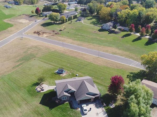 1825 23rd St Country Valley #4, Hazel Green, WI 53811