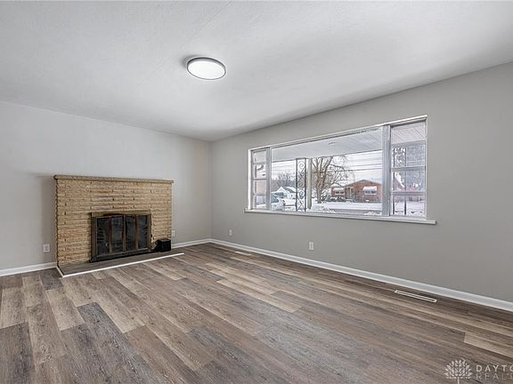 2nd image of 2108 Sunset Ave