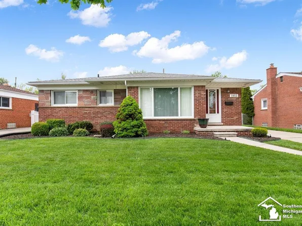 1852 E Longmeadow Rd, Trenton, MI 48183