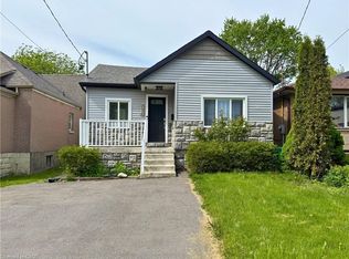 1034 Meredith Ave, Mississauga, ON L5E 2C7