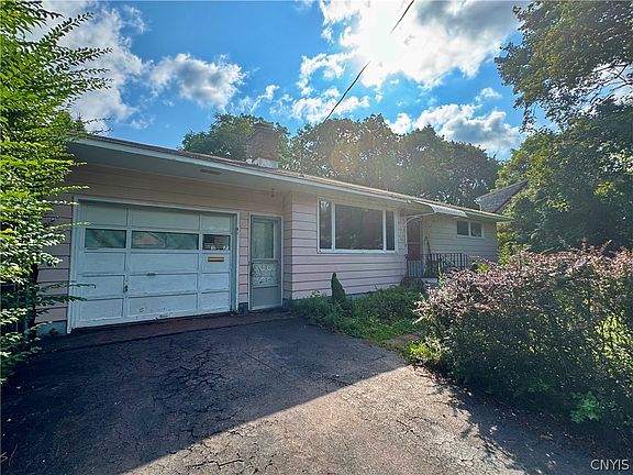 2nd image of 212 Meeker Ave