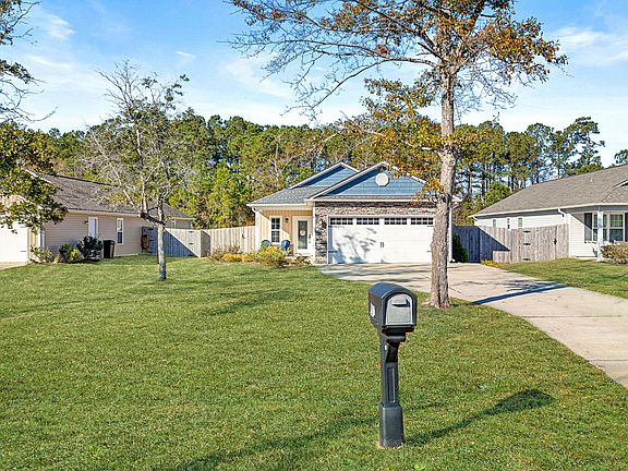 2nd image of 2831 Country Club Dr