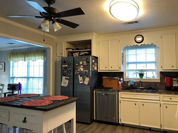 2nd image of 1142 Oxford Pl