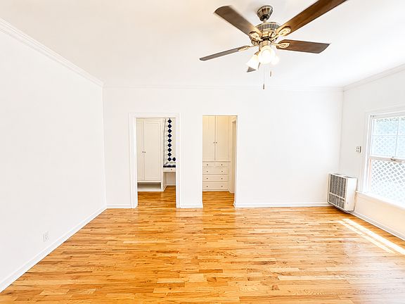 4th image of 2028 N Beachwood Dr APT 103