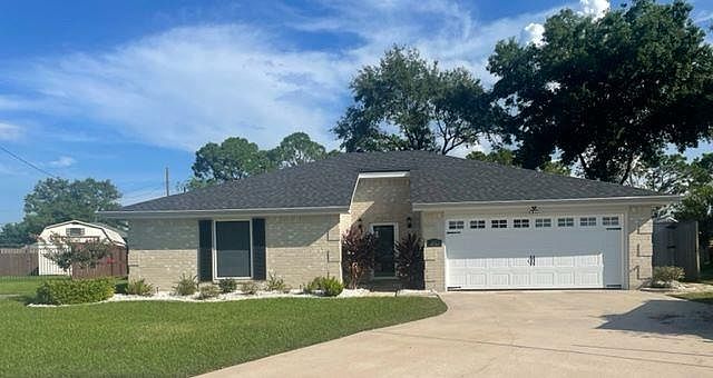 1st image of 3177 Crest Cir