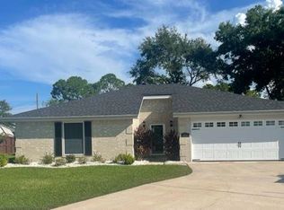 3177 Crest Cir, Port Neches, TX 77651