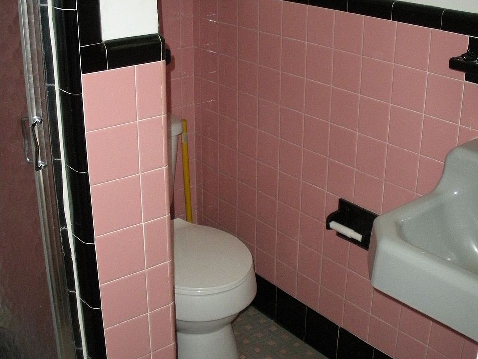 Bath wit Stand up Shower