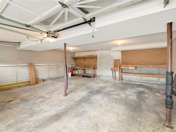 5th image of 15802 Ann Ave