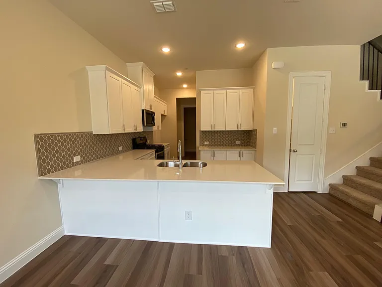 6245 Rainbow Valley Pl — Photo 1