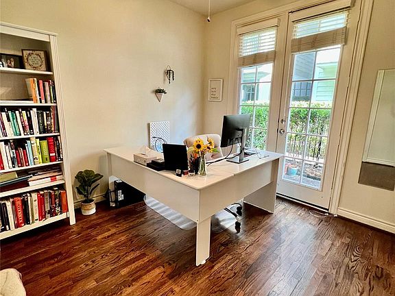 4th image of 3255 Maxroy St