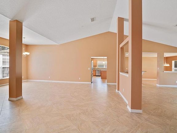 3rd image of 13931 Vista Del Lago Blvd