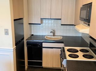 43 Crescent St APT 3, Stamford, CT 06906